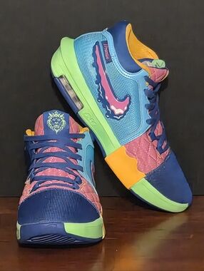 Nike Lebron James "I Promise School" Basketball Sneakers, Mns 9, Like New Cond.!